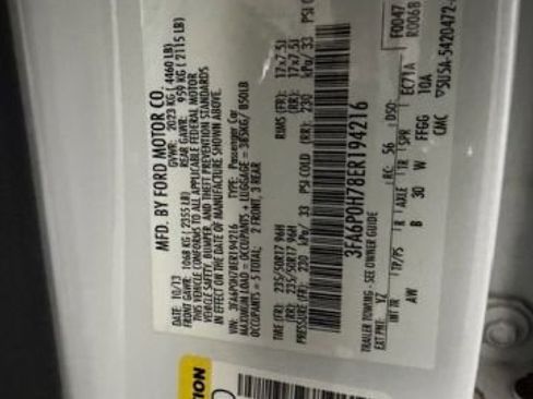 Used 2014 Ford Fusion SE image 16