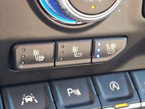 Used 2020 GMC Sierra 1500 AT4 w/ AT4 Premium Package image 26