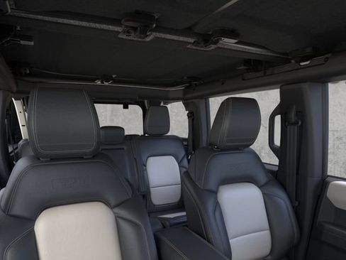 New 2026 Ford Bronco Outer Banks w/ Sasquatch Package AWD/4WD image 12