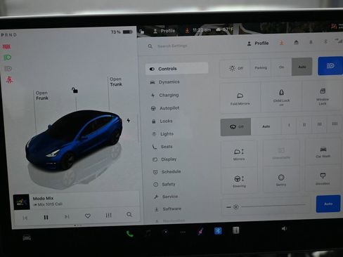 Used 2023 Tesla Model 3 Standard Range image 15