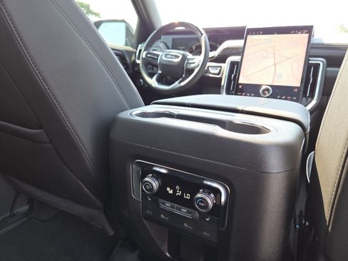 New 2026 GMC Yukon Elevation w/ Elevation Premium Package RWD image 28