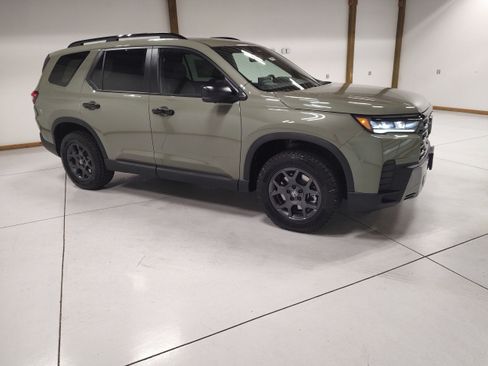 New 2026 Honda Pilot TrailSport image 2