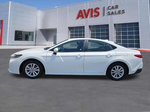 Used 2025 Toyota Camry LE FWD image 10
