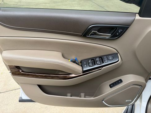 Used 2017 GMC Yukon SLT w/ Open Road Package image 12