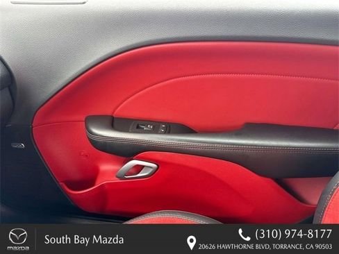 Used 2016 Dodge Challenger R/T Scat Pack w/ Leather Interior Group image 28