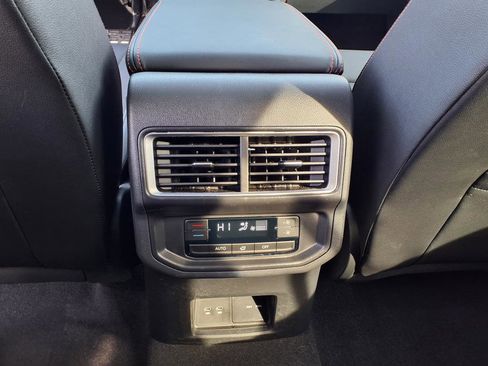 Used 2024 Volkswagen Atlas Peak Edition SE AWD/4WD image 20