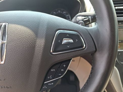 Certified 2019 Lincoln MKC Reserve w/ MKC Climate Package AWD/4WD image 21
