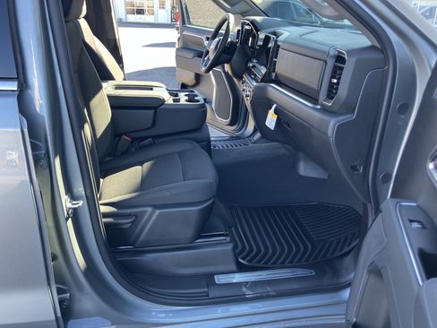 New 2026 GMC Sierra 1500 SLE image 15