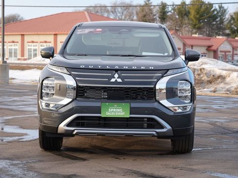 New 2026 Mitsubishi Outlander SE image 8