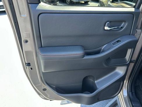 Used 2023 Nissan Frontier Pro-X w/ Pro-X Premium Package RWD image 18