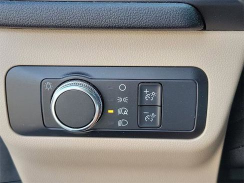 Certified 2022 Ford Escape SE w/ SE Sport Appearance Package image 21