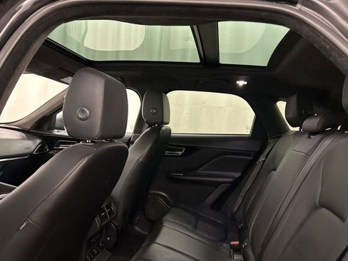 Used 2019 Jaguar F-PACE Premium AWD/4WD image 22