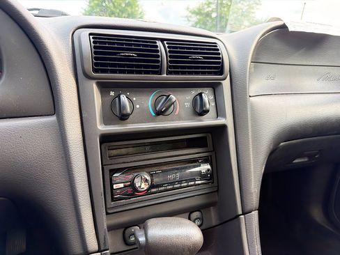 Used 2004 Ford Mustang GT RWD image 7
