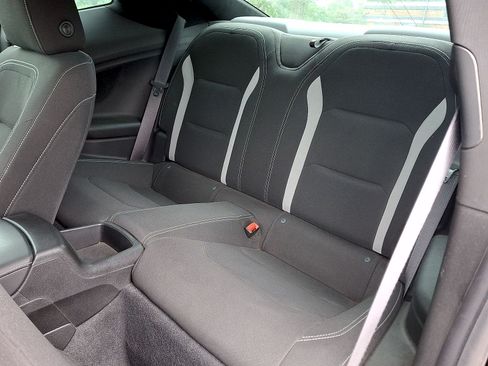 Used 2022 Chevrolet Camaro LT w/ Technology Package RWD image 19