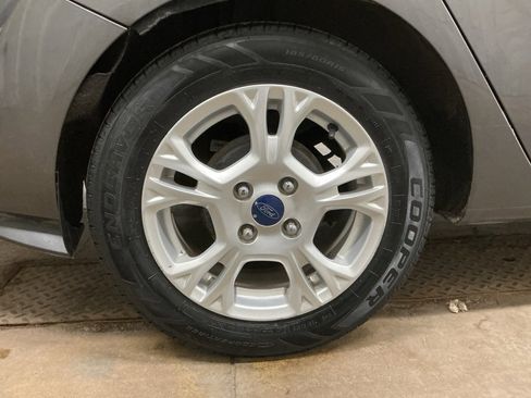 Used 2016 Ford Fiesta SE image 28