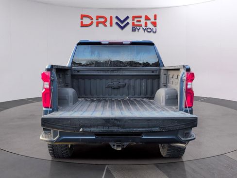 Used 2019 Chevrolet Silverado 1500 Custom w/ Custom Convenience Package image 4