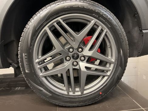 New 2026 Ford Explorer ST-Line w/ ST-Line Street Pack image 7