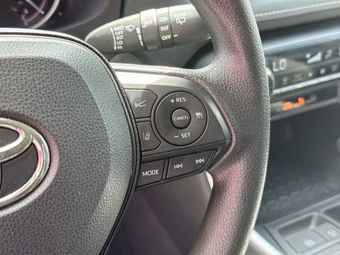 Used 2024 Toyota RAV4 XLE AWD/4WD image 30
