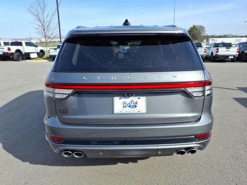 Used 2025 Lincoln Aviator Reserve w/ Equipment Group 201A image 4