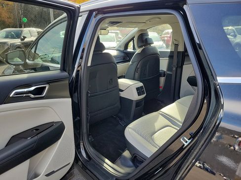 Used 2023 Kia Sportage EX image 8