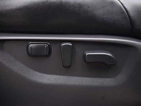 Used 2024 Nissan Armada SL w/ Captain's Chairs Package image 30