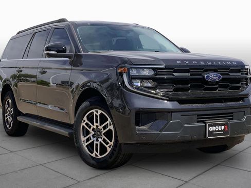 New 2026 Ford Expedition Max Active RWD image 2