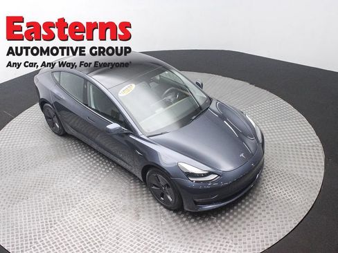 Used 2021 Tesla Model 3 Standard Range Plus RWD image 3