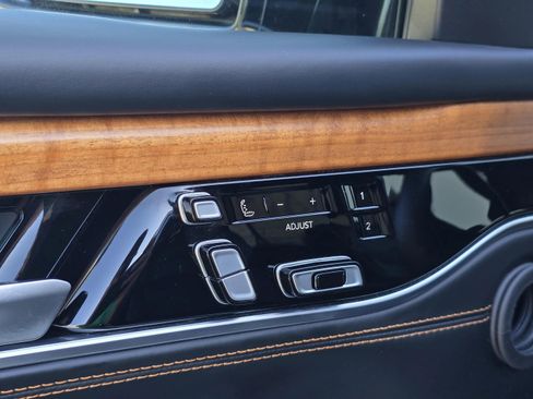 Used 2024 Jeep Grand Wagoneer L Series III image 19