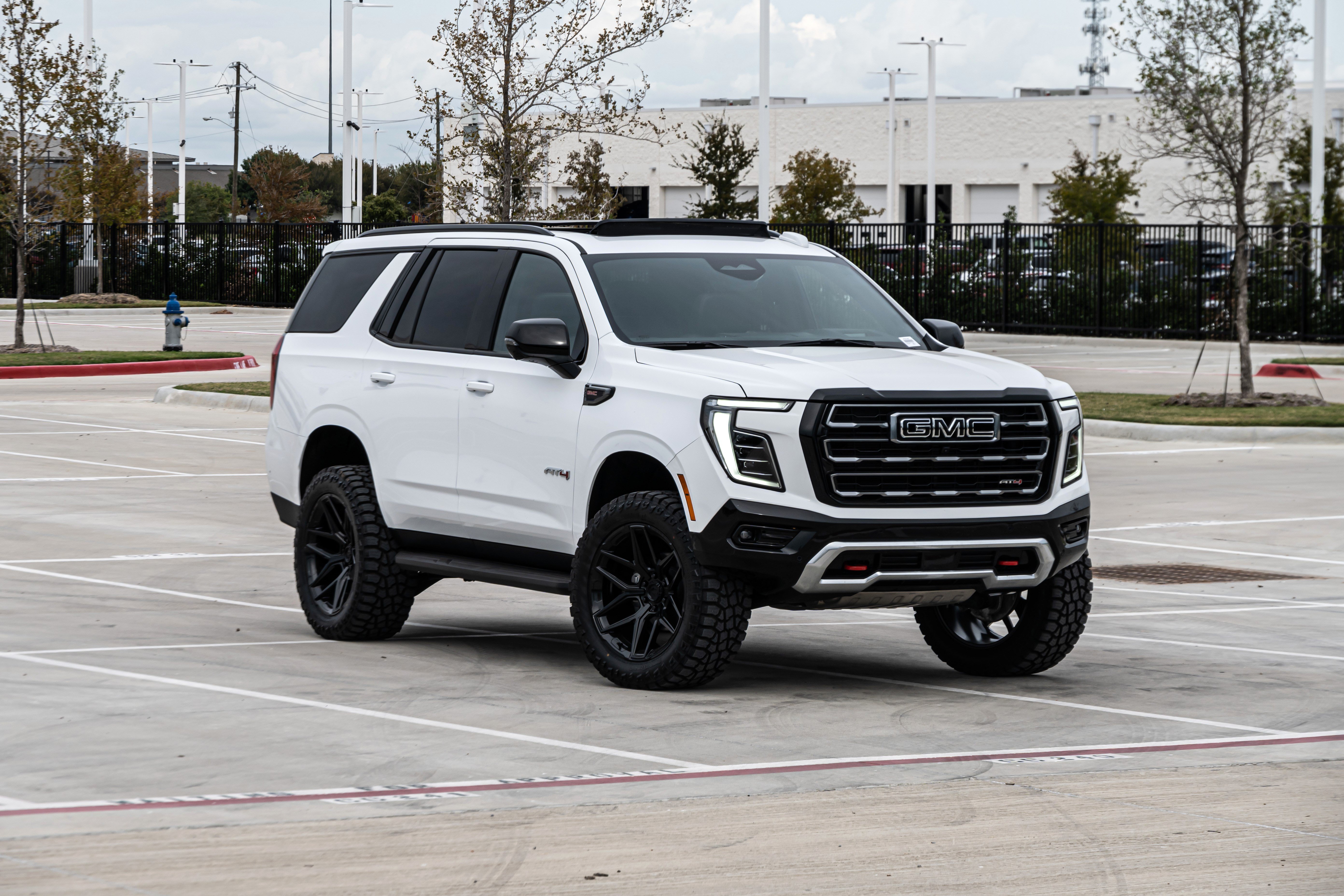 Used 2027 GMC Yukon AT4 w/ Technology Package AWD/4WD image 37