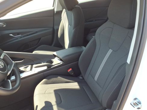New 2026 Hyundai Elantra SE FWD image 8