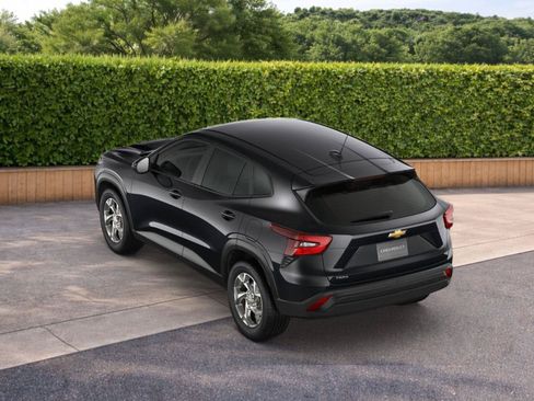 New 2026 Chevrolet Trax LS w/ LS Convenience Package FWD image 2