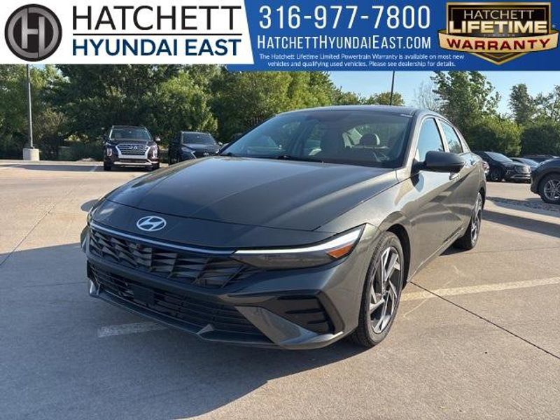 Certified 2024 Hyundai Elantra Limited image 1