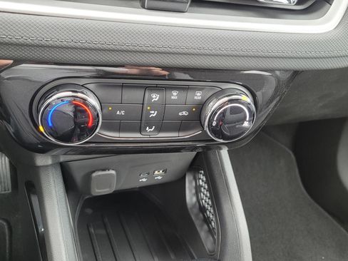 New 2026 Chevrolet TrailBlazer LT w/ Midnight Edition FWD image 18