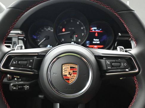 New 2026 Porsche Macan AWD/4WD image 18