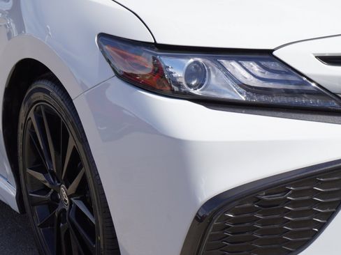 Used 2022 Toyota Camry XSE FWD image 3