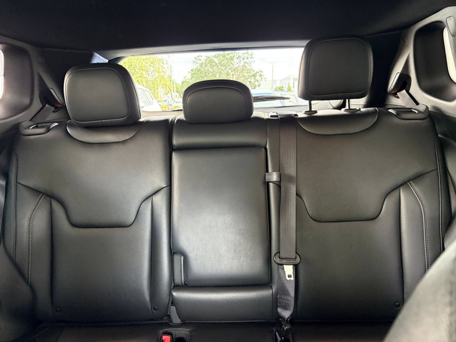 Used 2025 Jeep Compass Limited AWD/4WD image 37