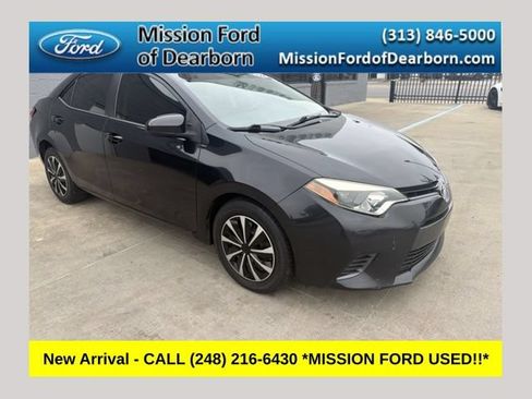 Used 2015 Toyota Corolla LE FWD image 1