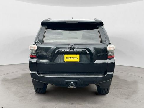 Used 2022 Toyota 4Runner SR5 Premium w/ Moonroof Package AWD/4WD image 4