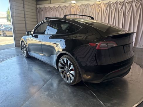 Used 2022 Tesla Model Y Performance AWD/4WD image 7
