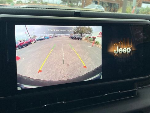 Used 2024 Jeep Wrangler Rubicon image 22