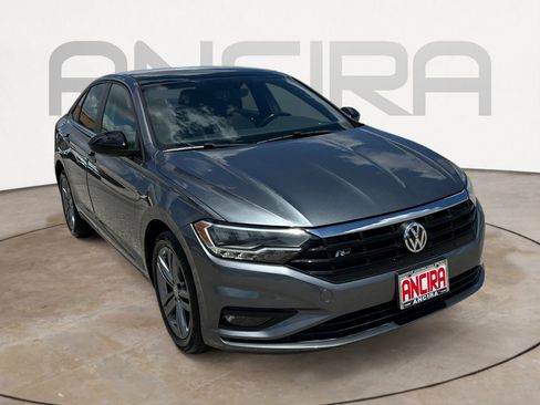 Used 2020 Volkswagen Jetta R-Line w/ R-Line Cold Weather Package FWD image 4
