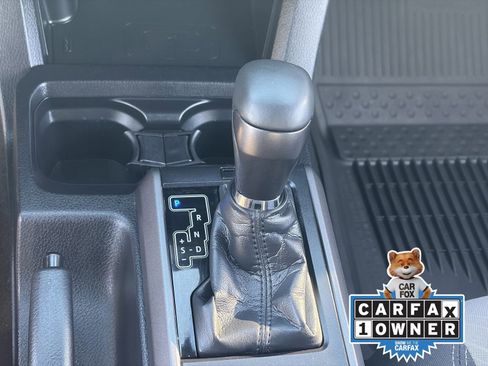 Used 2022 Toyota Tacoma TRD Off-Road w/ Technology Package image 31