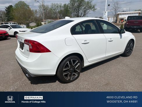 Used 2017 Volvo S60 T5 Dynamic image 6
