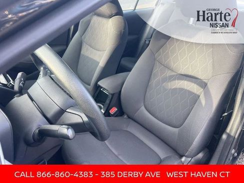 Used 2022 Toyota Corolla LE image 23