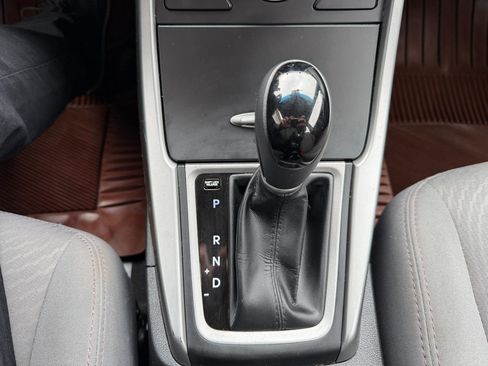 Used 2014 Hyundai Elantra SE image 31