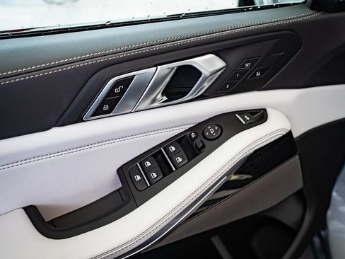 New 2026 BMW X5 xDrive40i w/ M Sport Package image 22