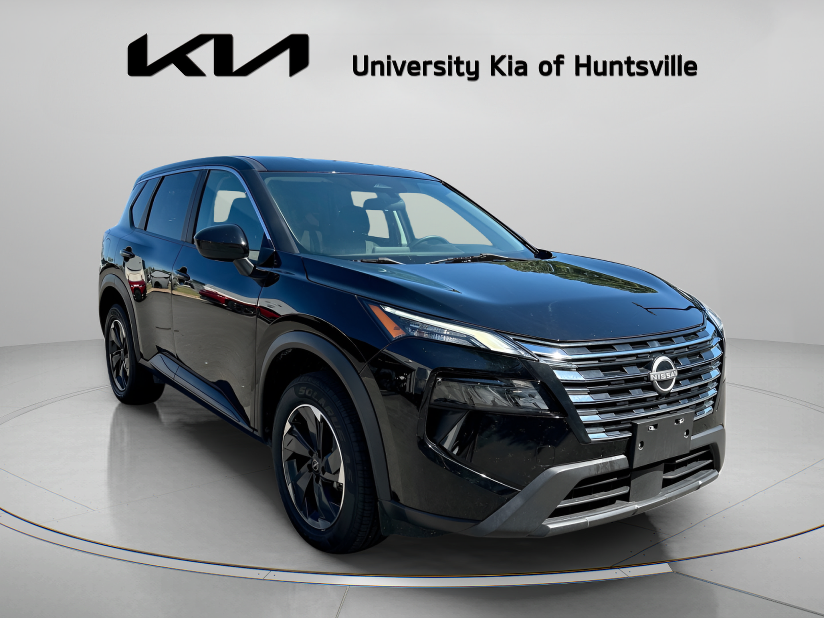 Used 2024 Nissan Rogue SV AWD/4WD image 2