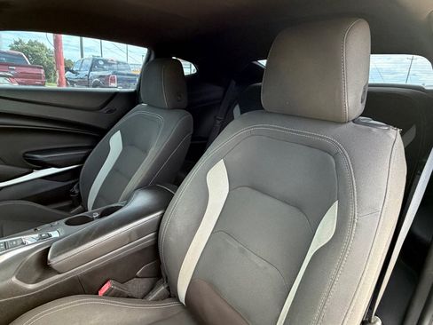 Used 2018 Chevrolet Camaro LT RWD image 11