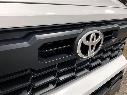 Used 2024 Toyota Tacoma TRD Sport w/ TRD Sport Upgrade Package image 28