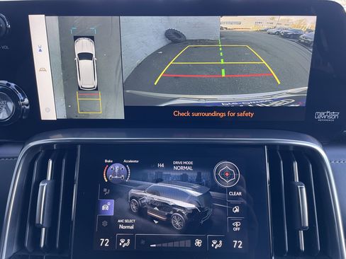 Used 2024 Lexus LX 600 4WD w/ Luxury Package image 28